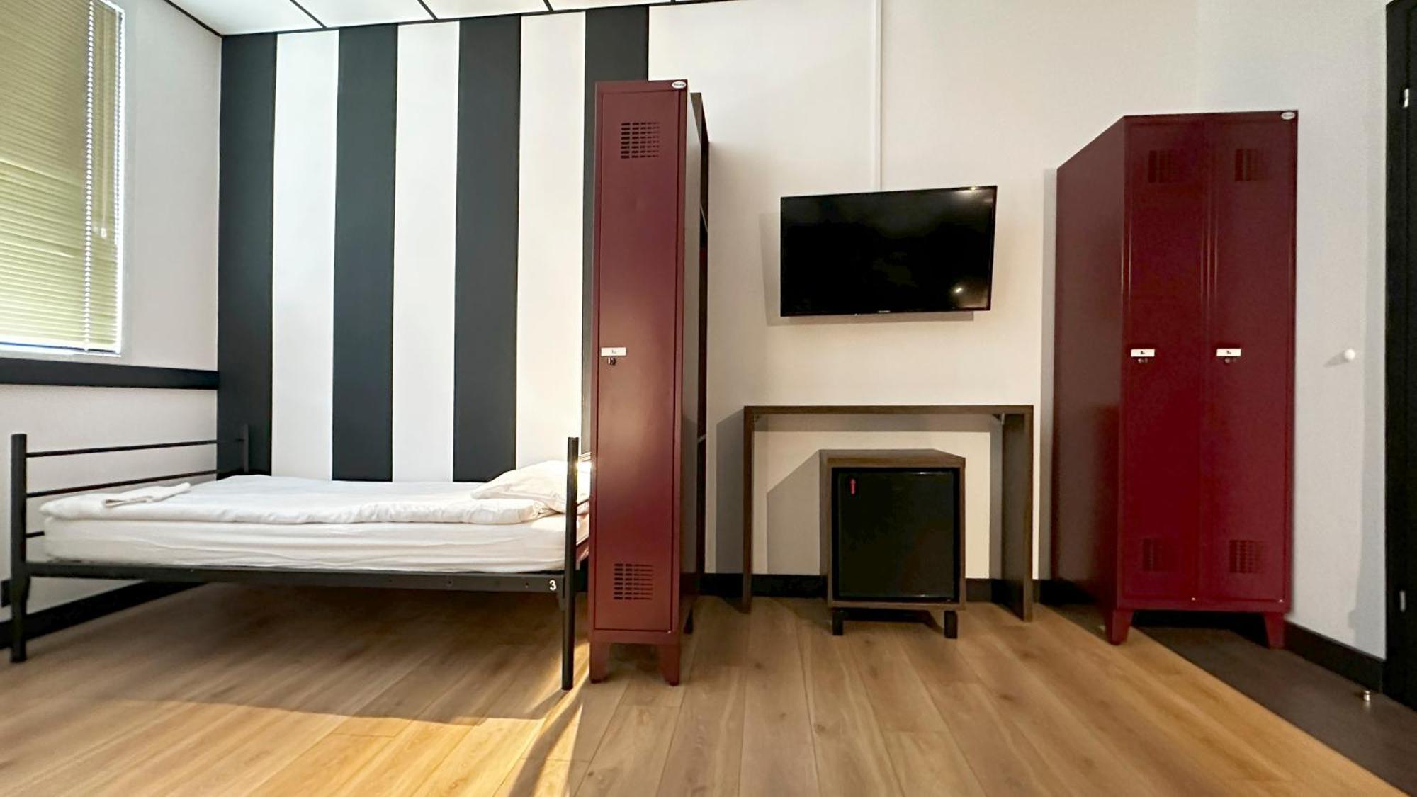 Vola Hostel Varsovie Extérieur photo