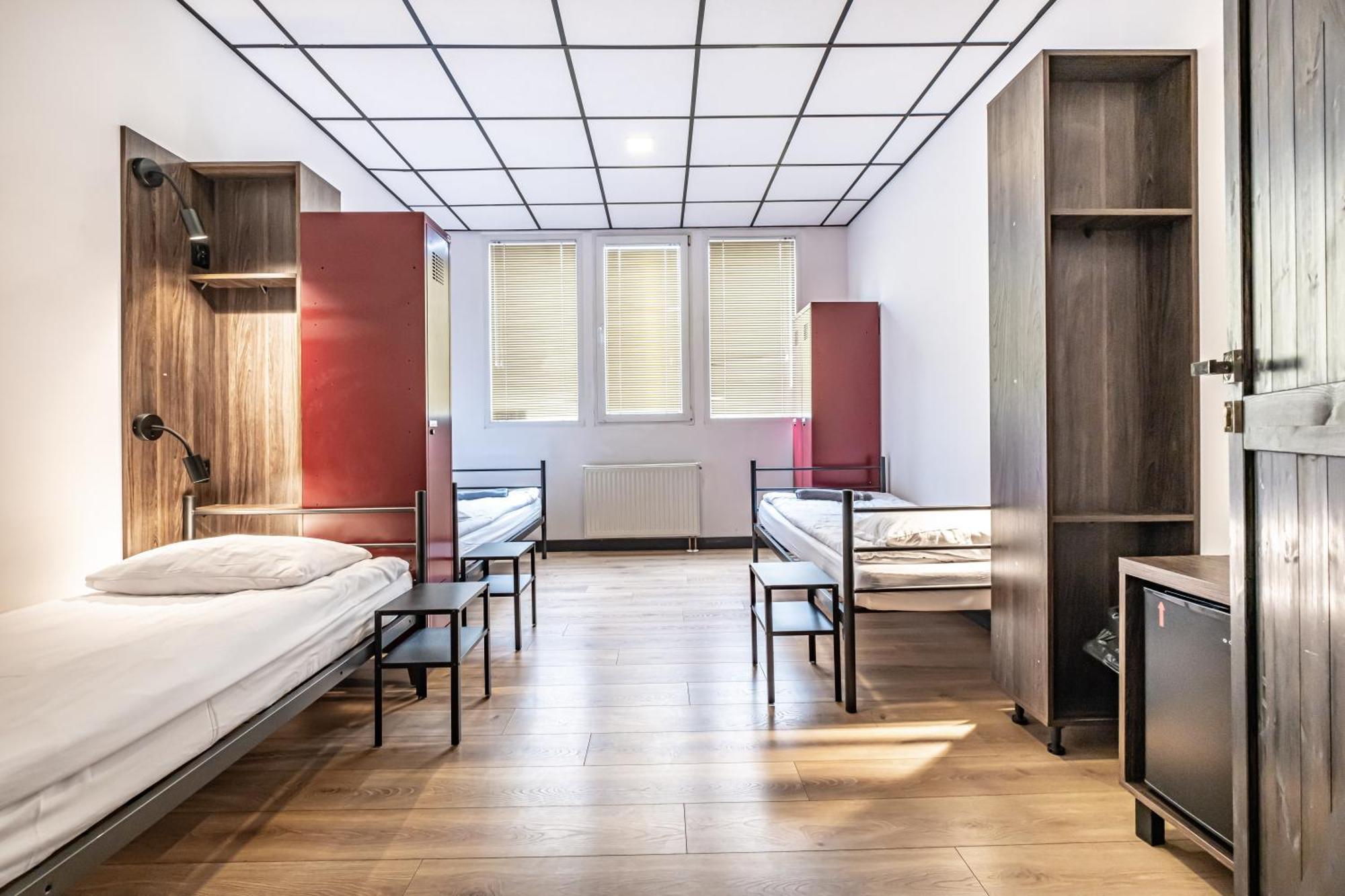Vola Hostel Varsovie Extérieur photo