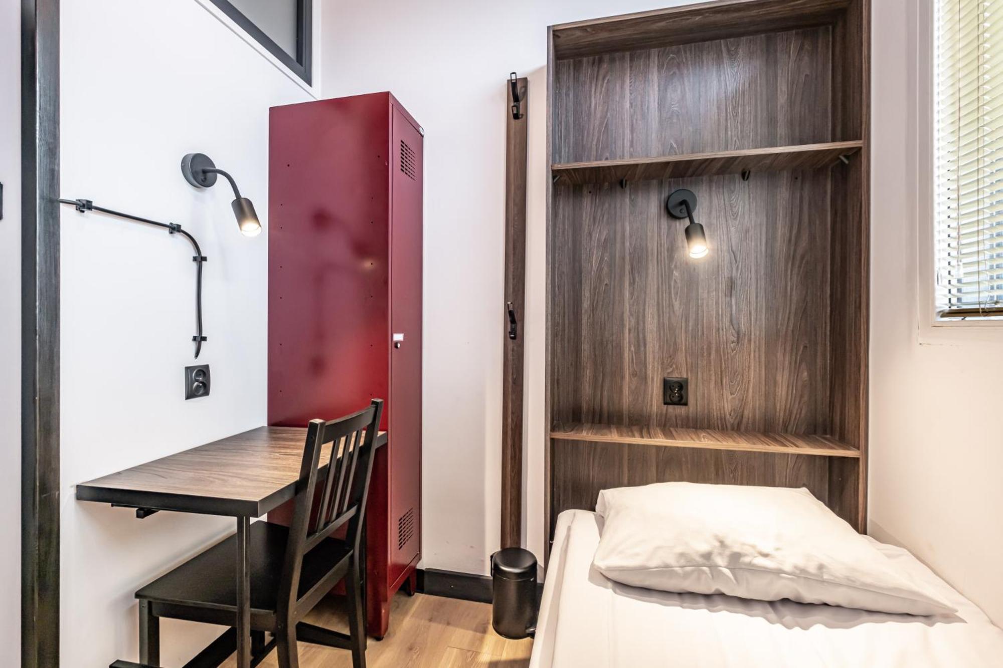 Vola Hostel Varsovie Extérieur photo