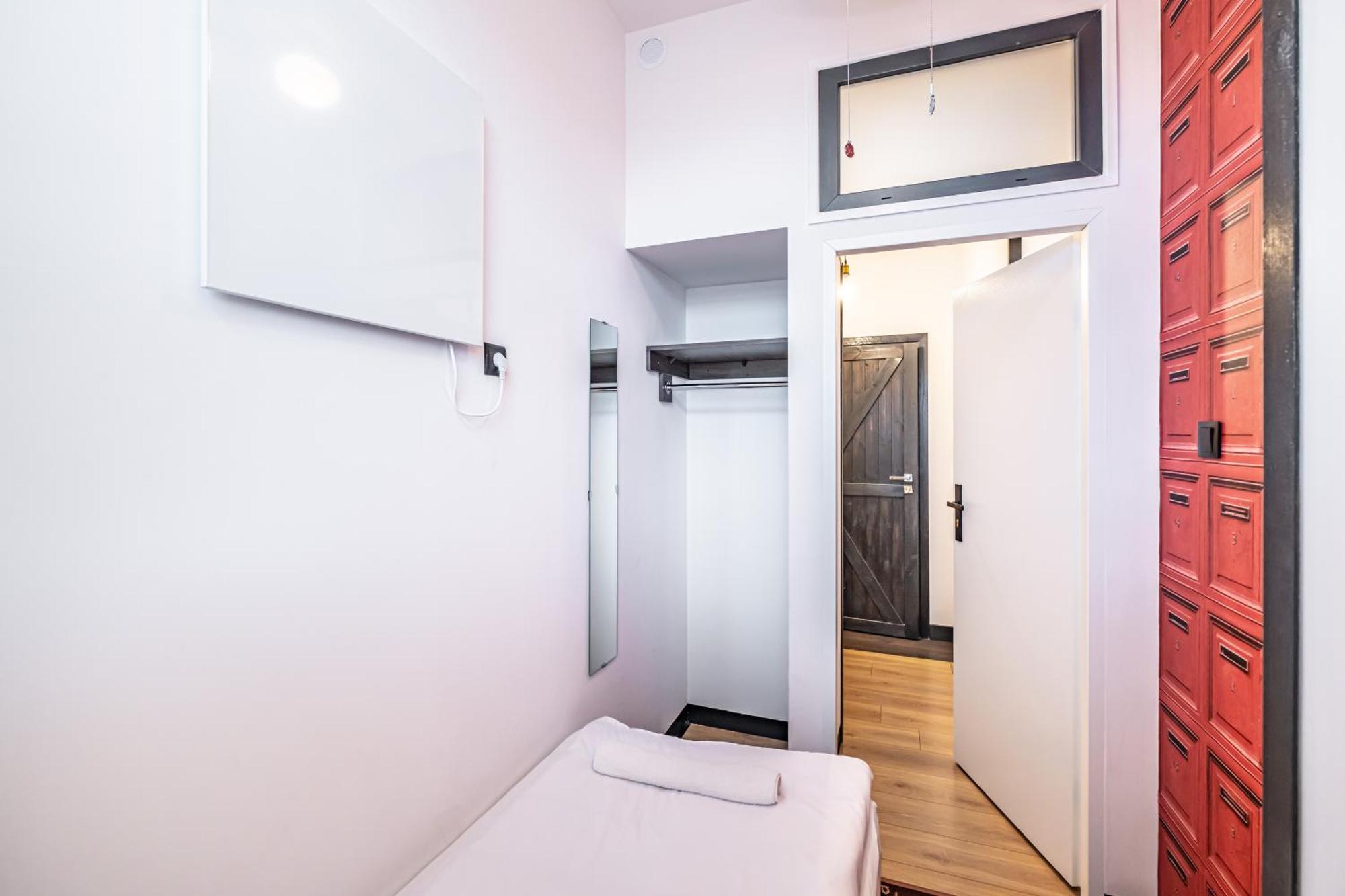 Vola Hostel Varsovie Extérieur photo