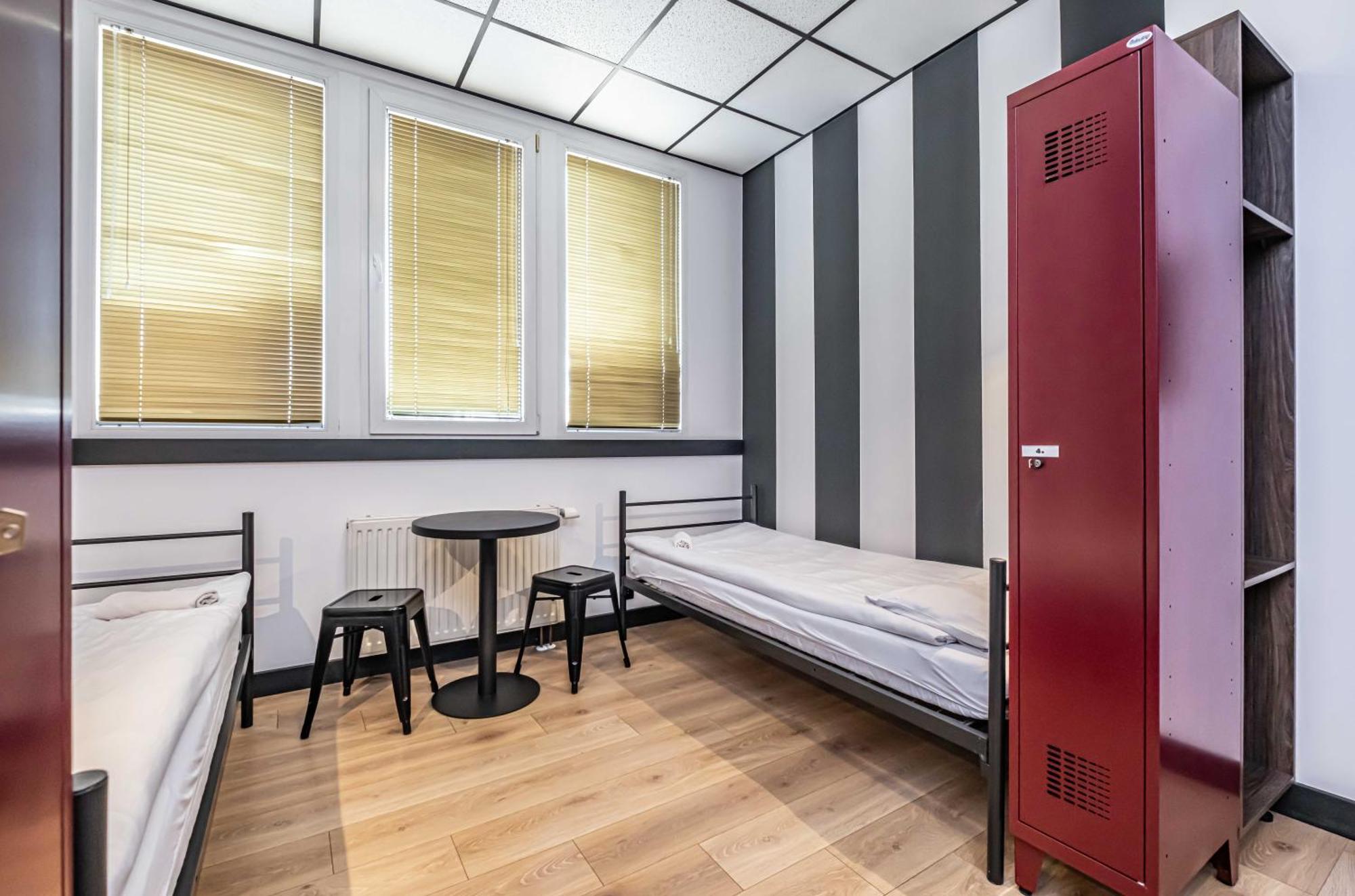 Vola Hostel Varsovie Extérieur photo