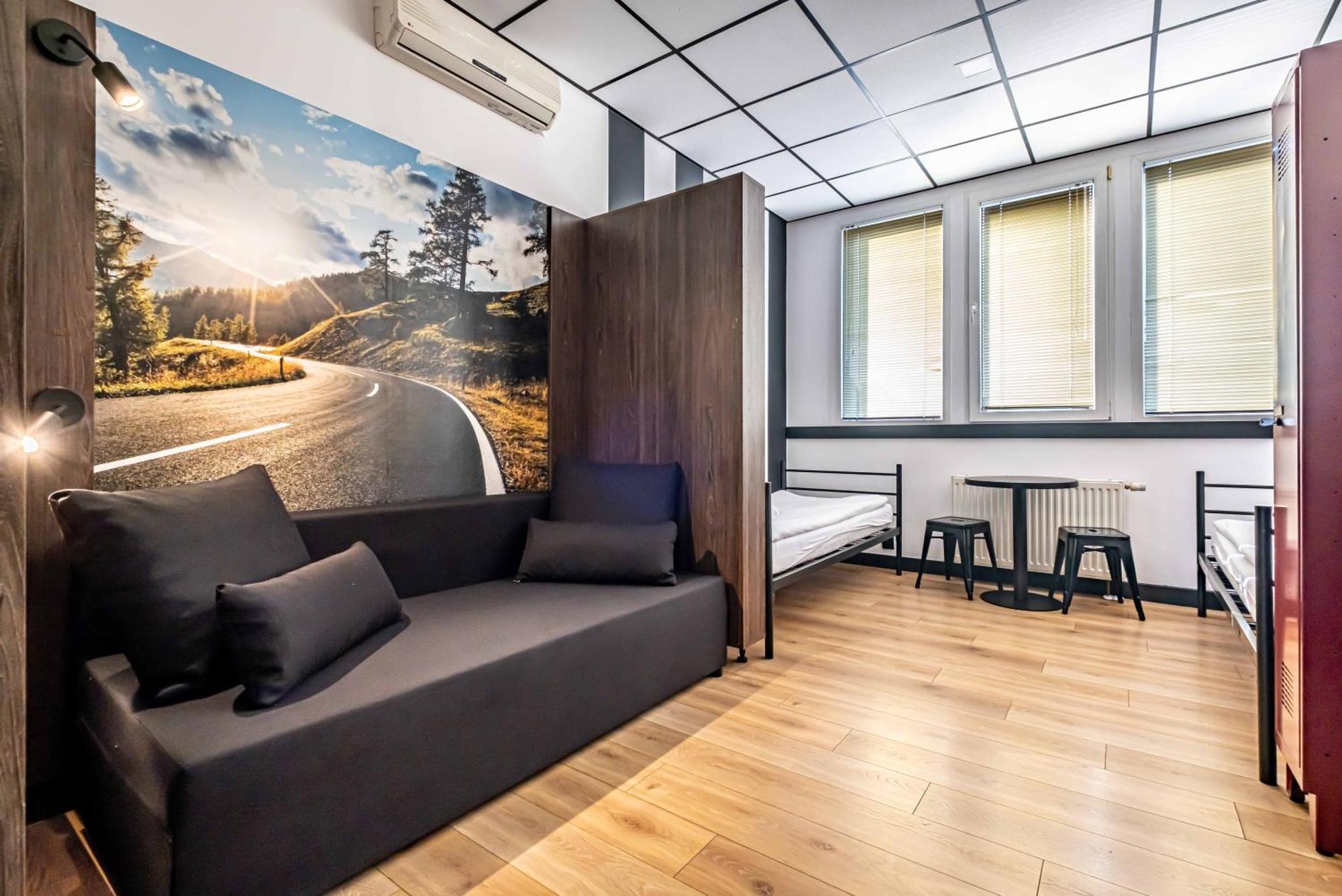 Vola Hostel Varsovie Extérieur photo