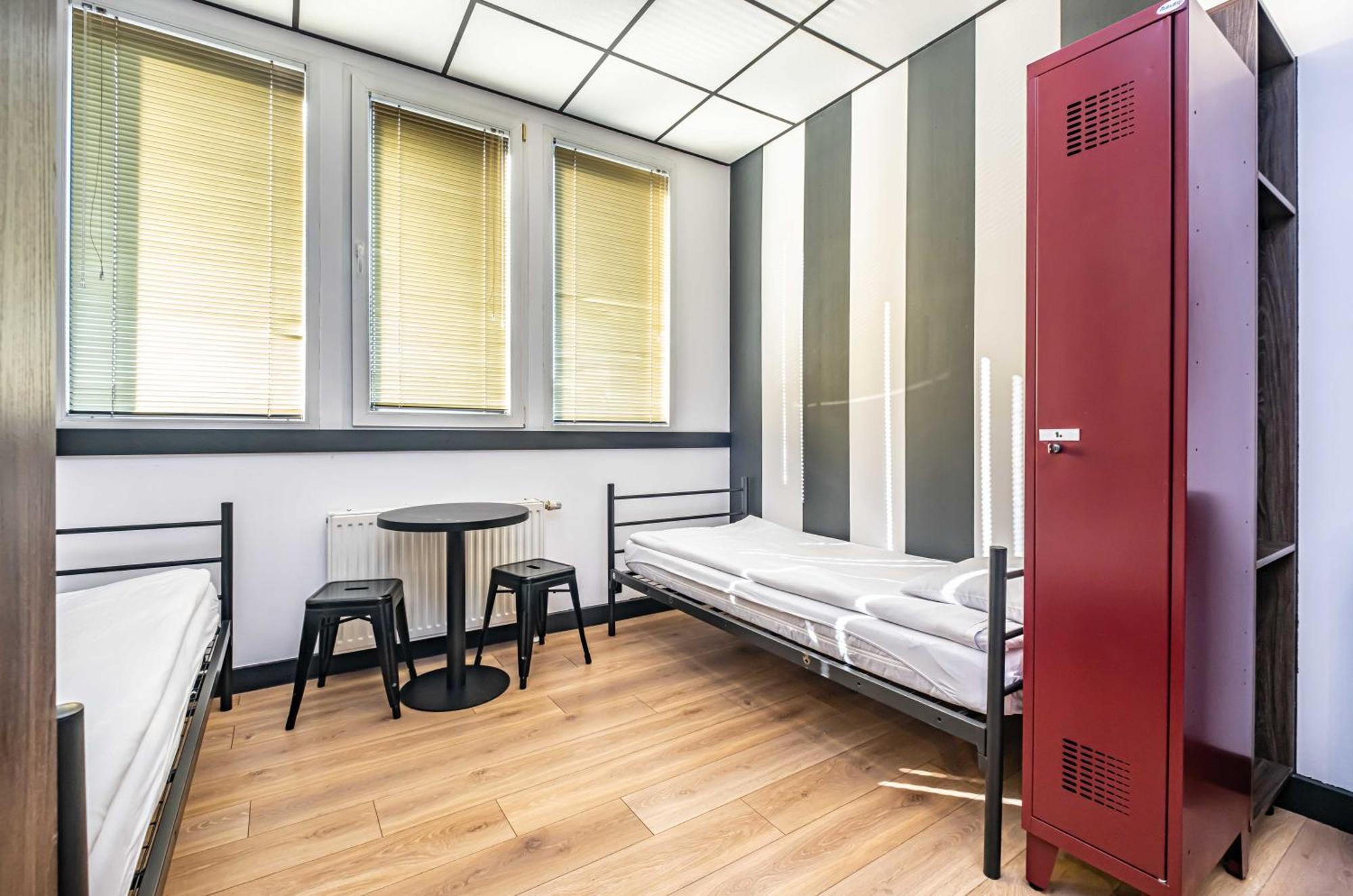 Vola Hostel Varsovie Extérieur photo