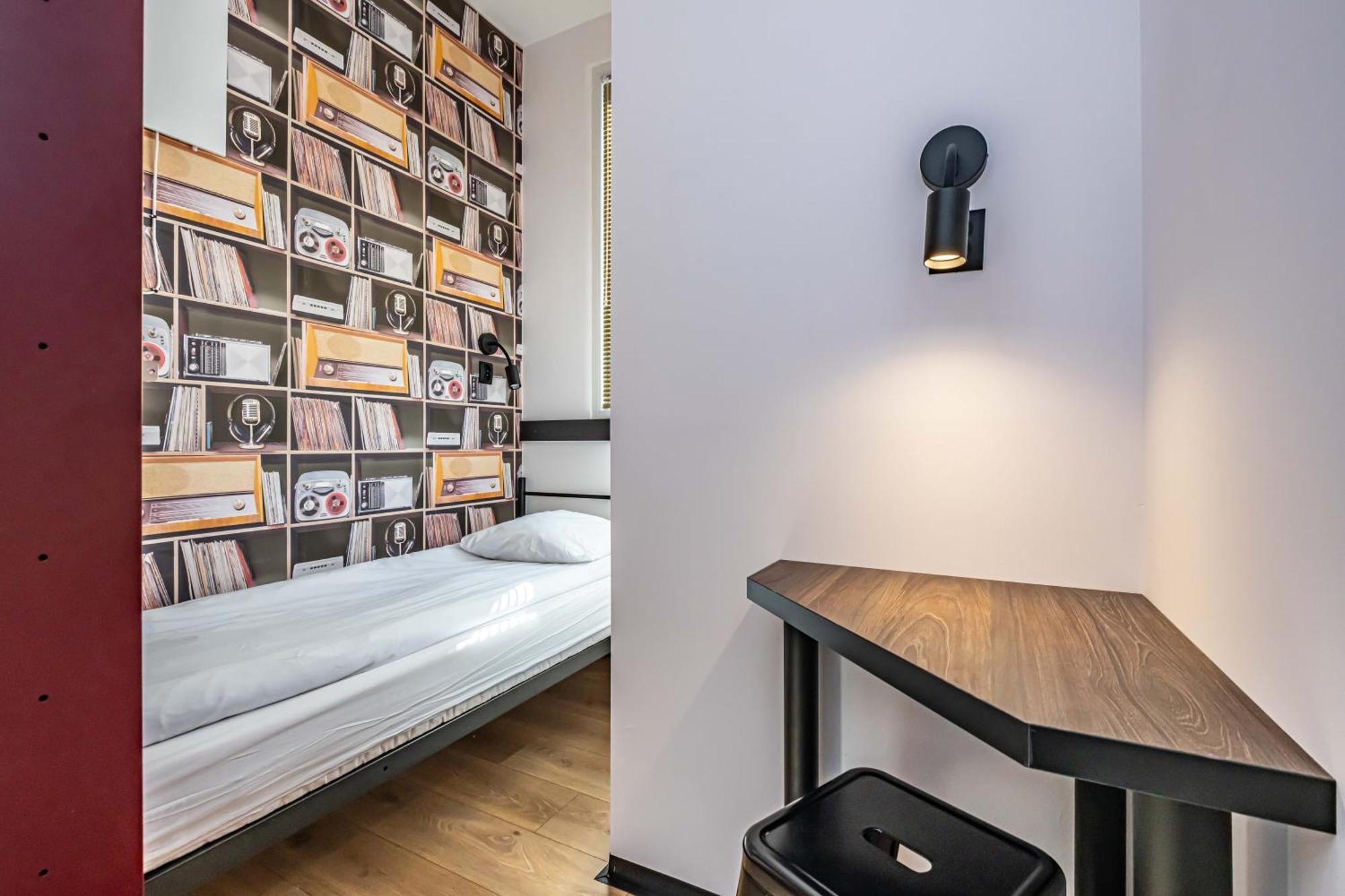 Vola Hostel Varsovie Extérieur photo