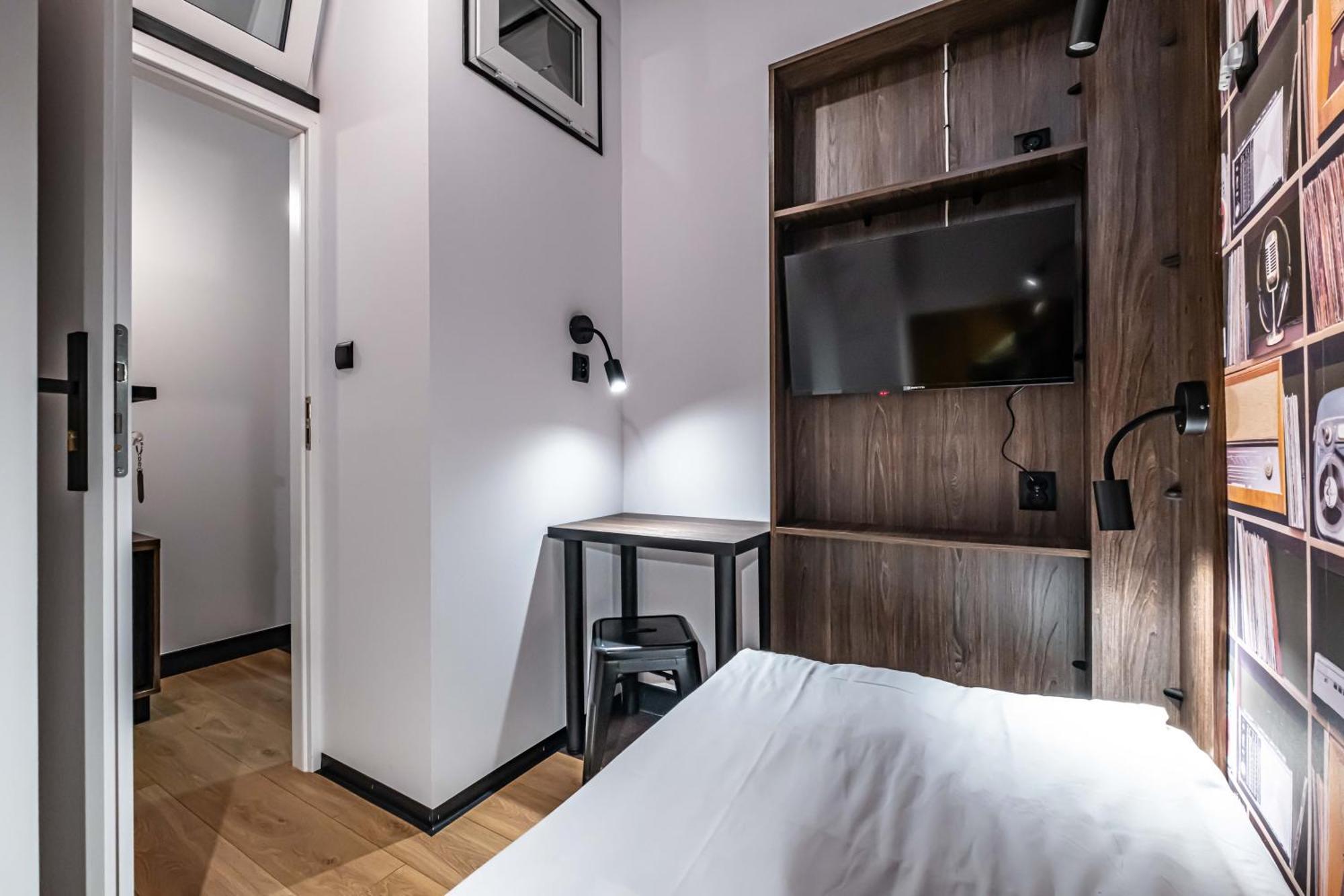 Vola Hostel Varsovie Extérieur photo