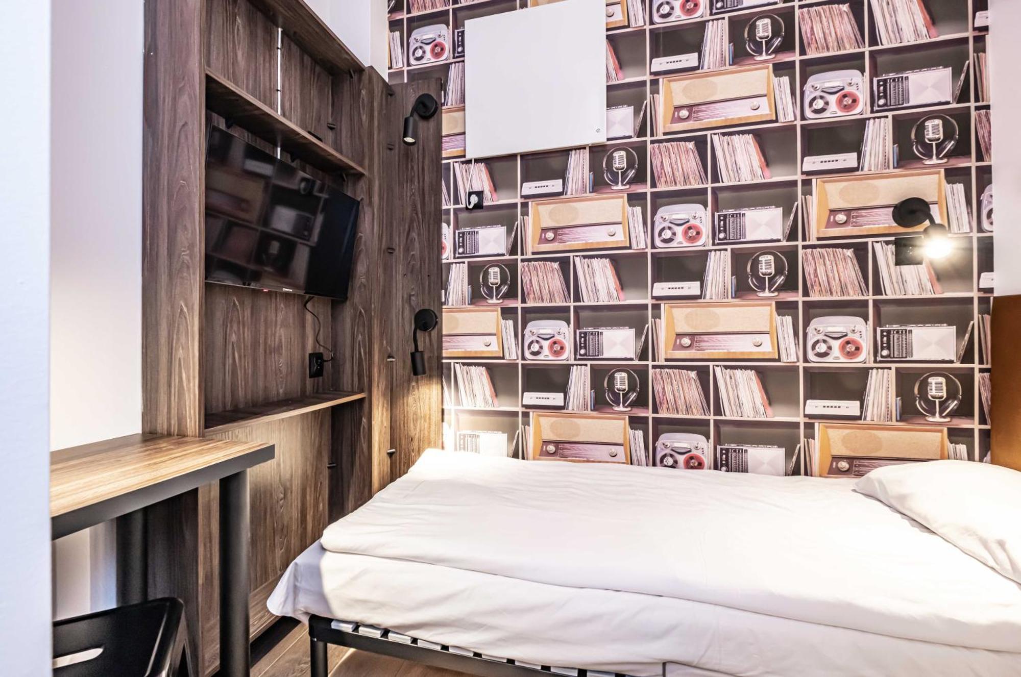Vola Hostel Varsovie Extérieur photo
