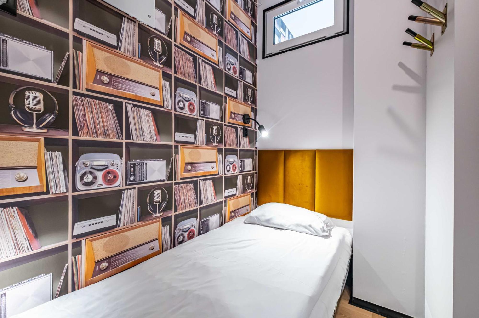 Vola Hostel Varsovie Extérieur photo