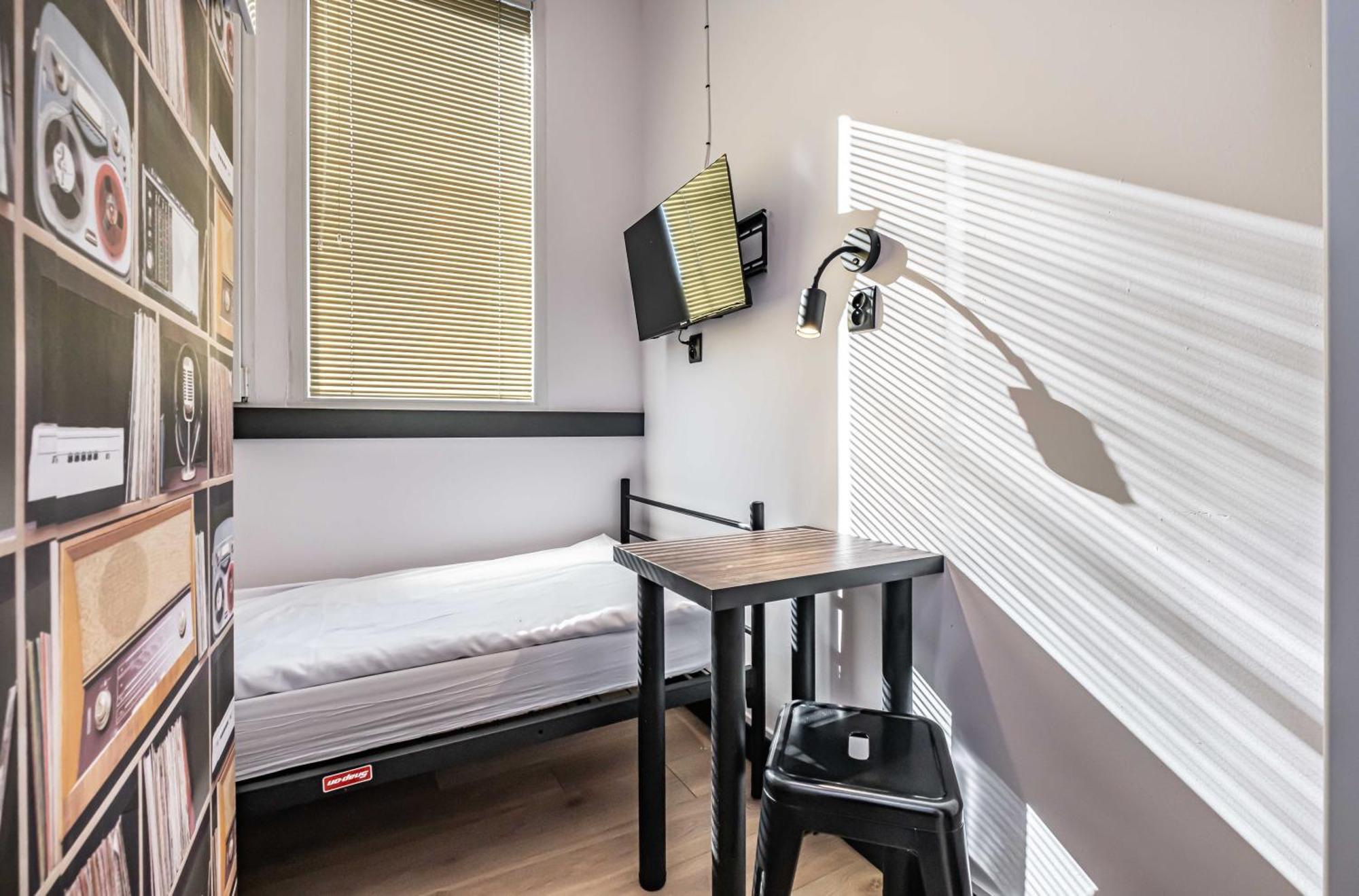 Vola Hostel Varsovie Extérieur photo
