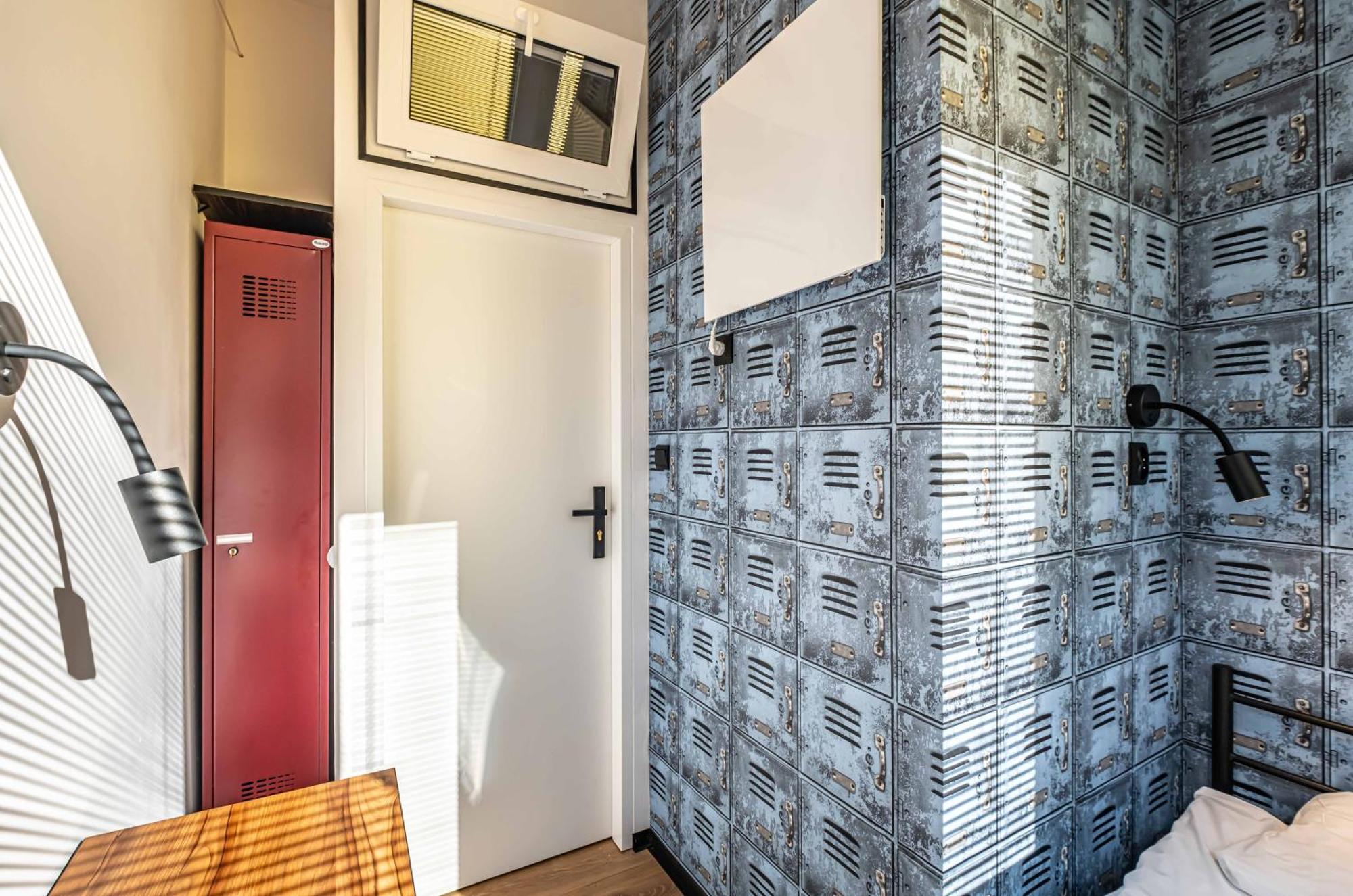 Vola Hostel Varsovie Extérieur photo