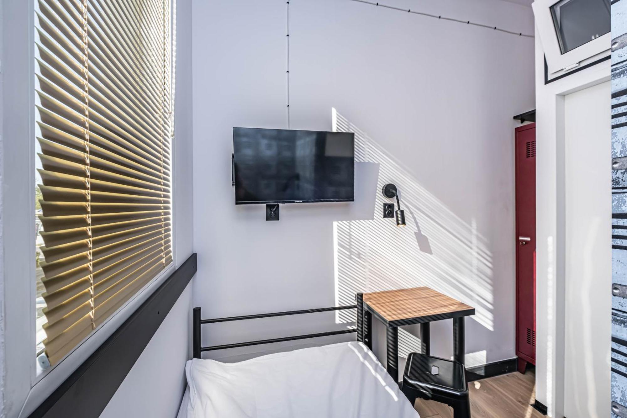 Vola Hostel Varsovie Extérieur photo