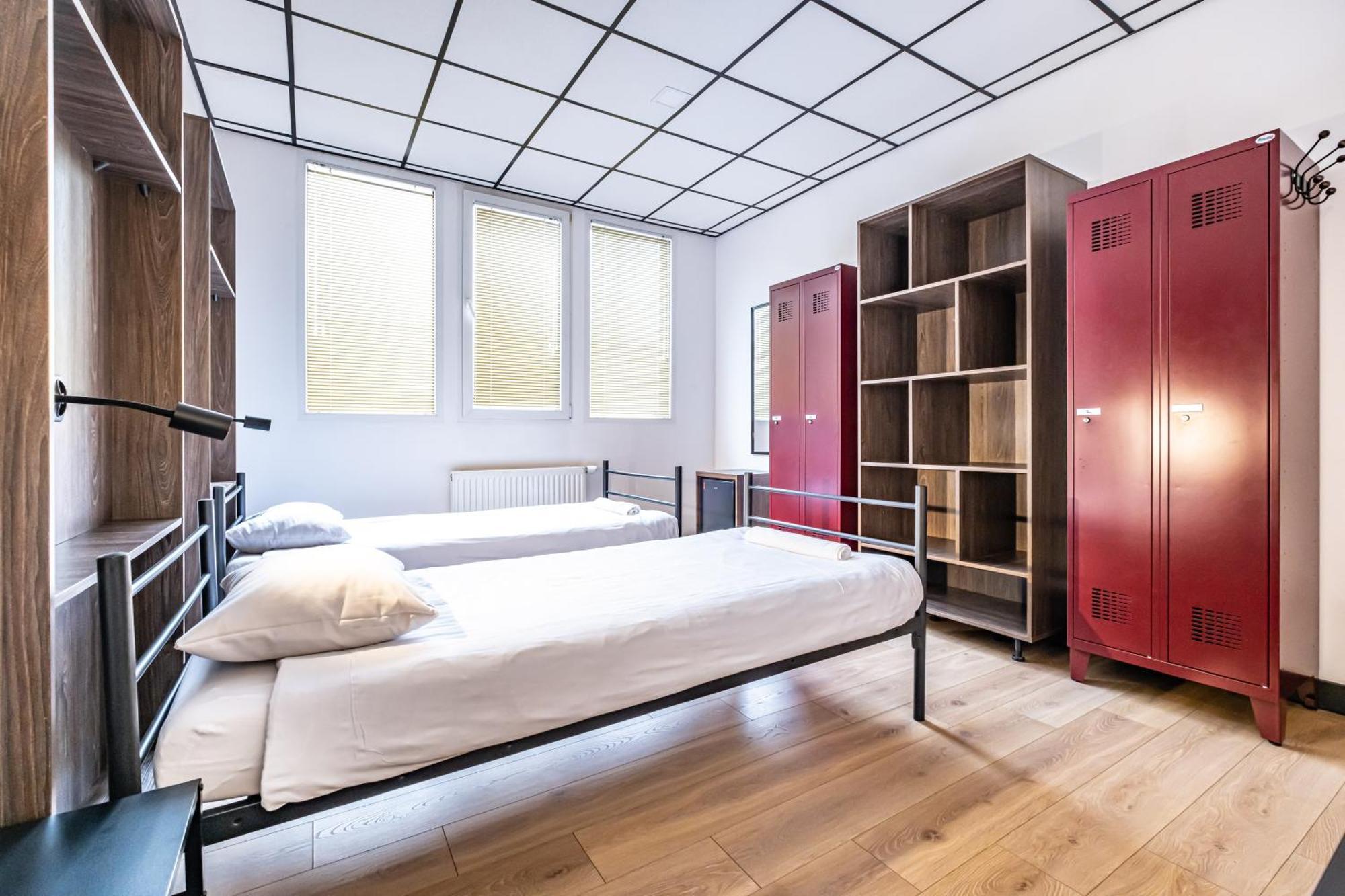 Vola Hostel Varsovie Extérieur photo
